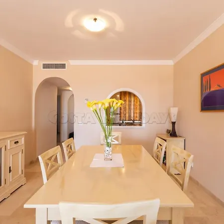 Bermuda 52 * Estepona